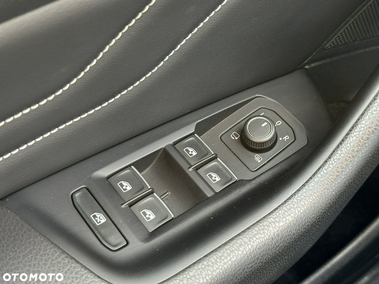 Volkswagen Passat 2.0 TDI EVO Elegance DSG - 13