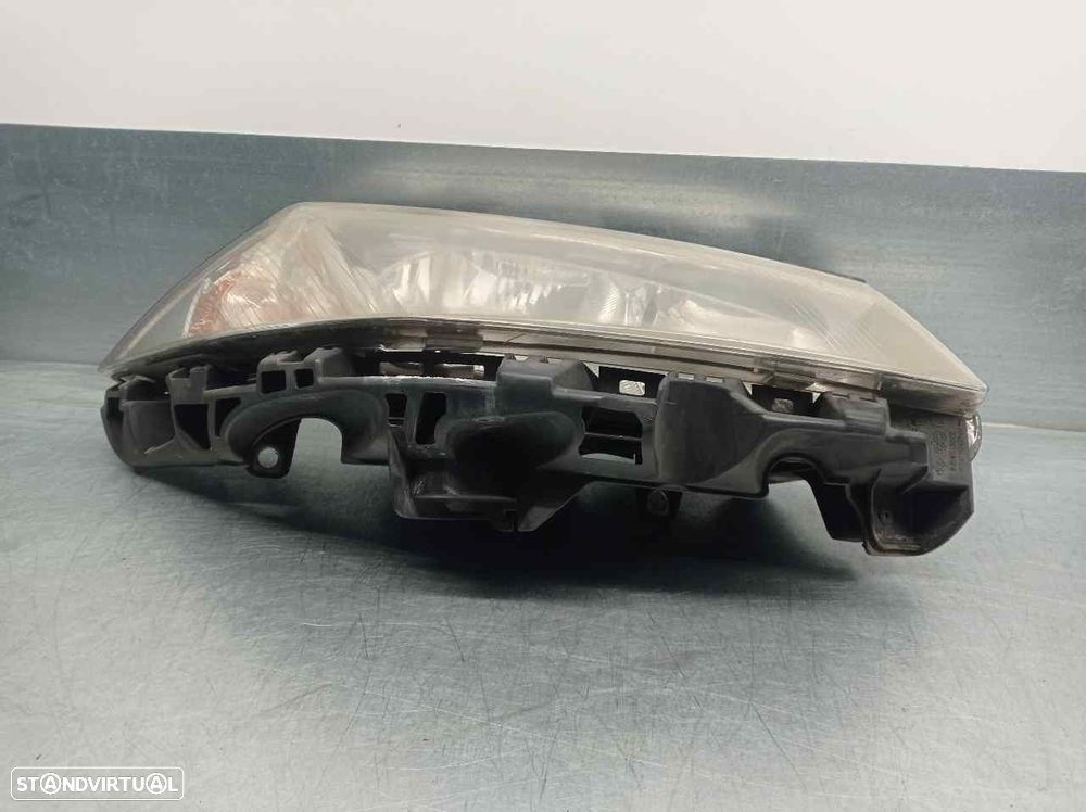 FAROL DIREITO RENAULT MEGANE II SEDAN 2005 -8200476431 - 4
