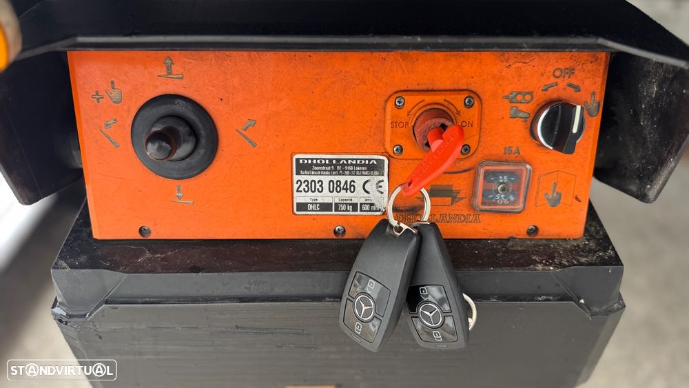 Mercedes-Benz Sprinter 315 CDI/43 C/ Plataforma Elevatória - 16