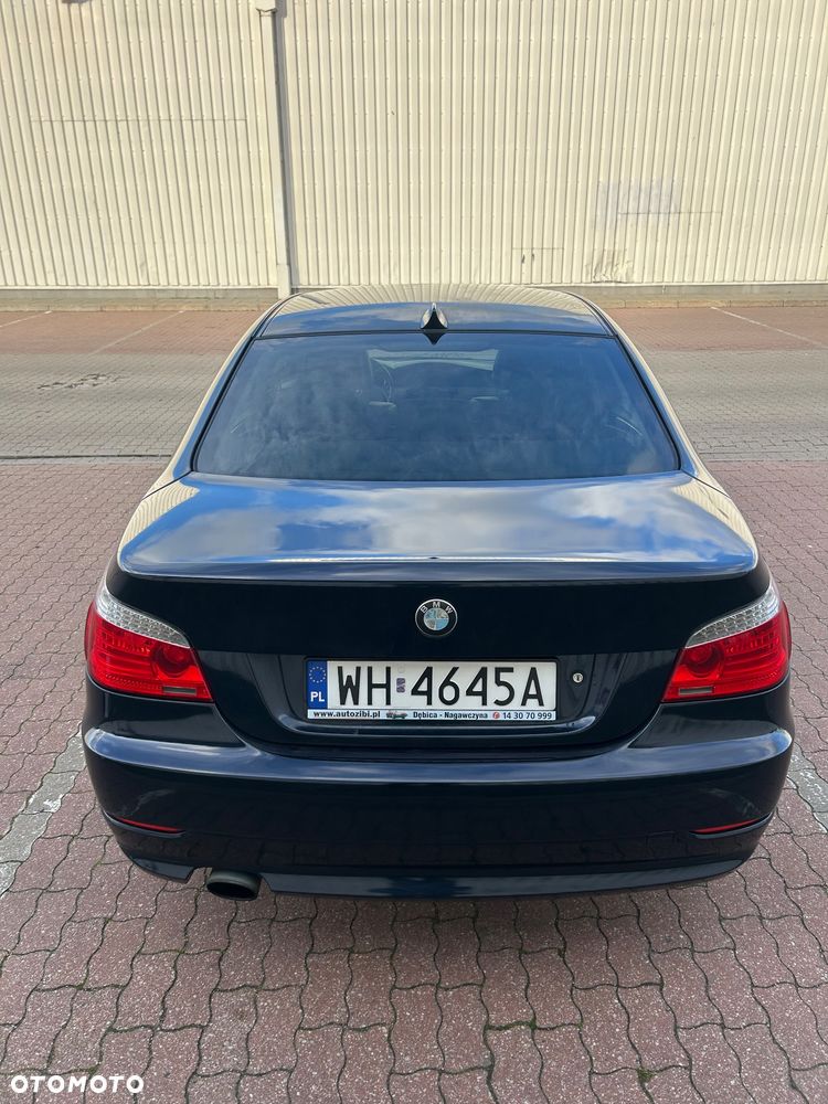 BMW Seria 5 520i - 4