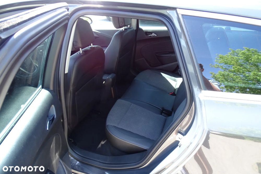 Opel Astra 1.4 T Cosmo S&S - 10