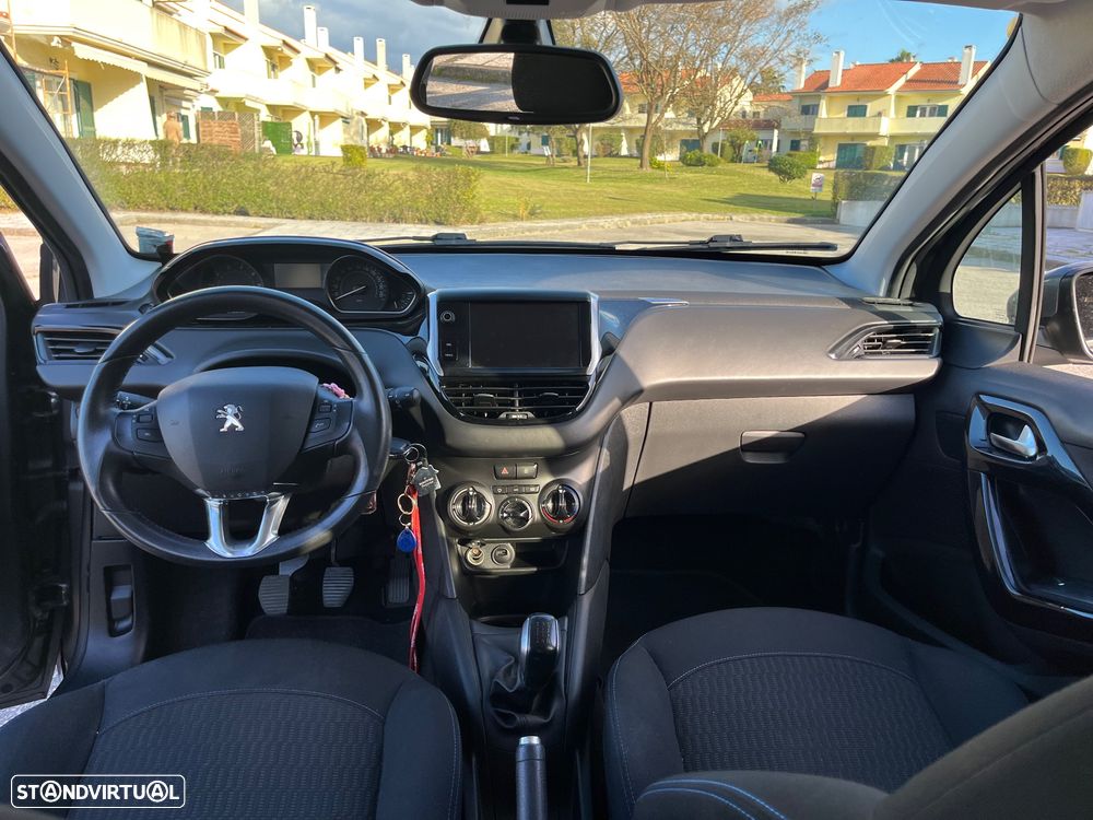 Peugeot 208 1.2 PureTech Signature - 6