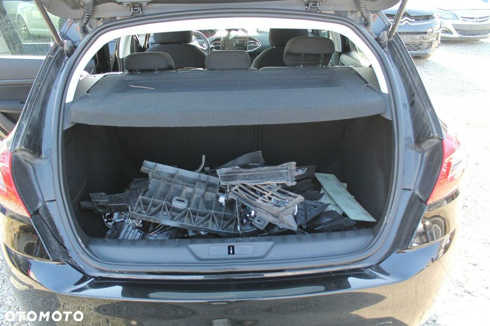 Peugeot 308 - 13
