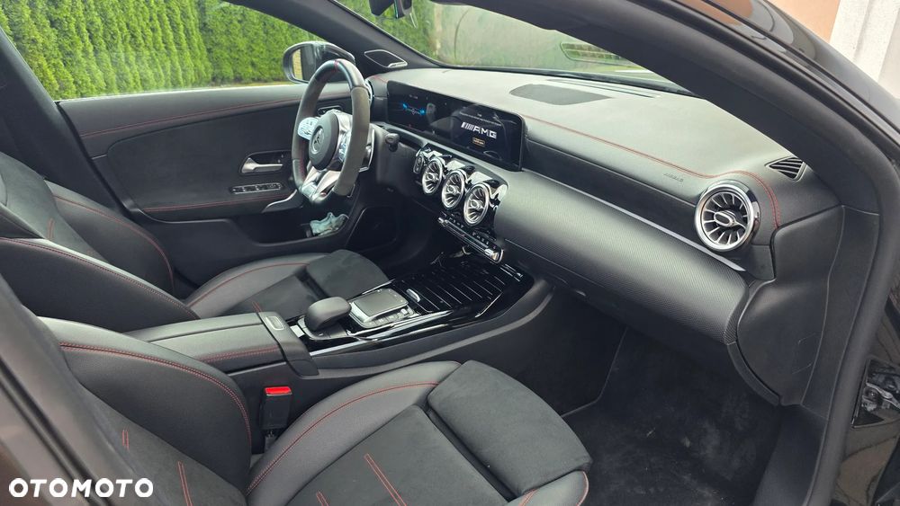 Mercedes-Benz CLA AMG 35 4-Matic 7G-DCT - 17