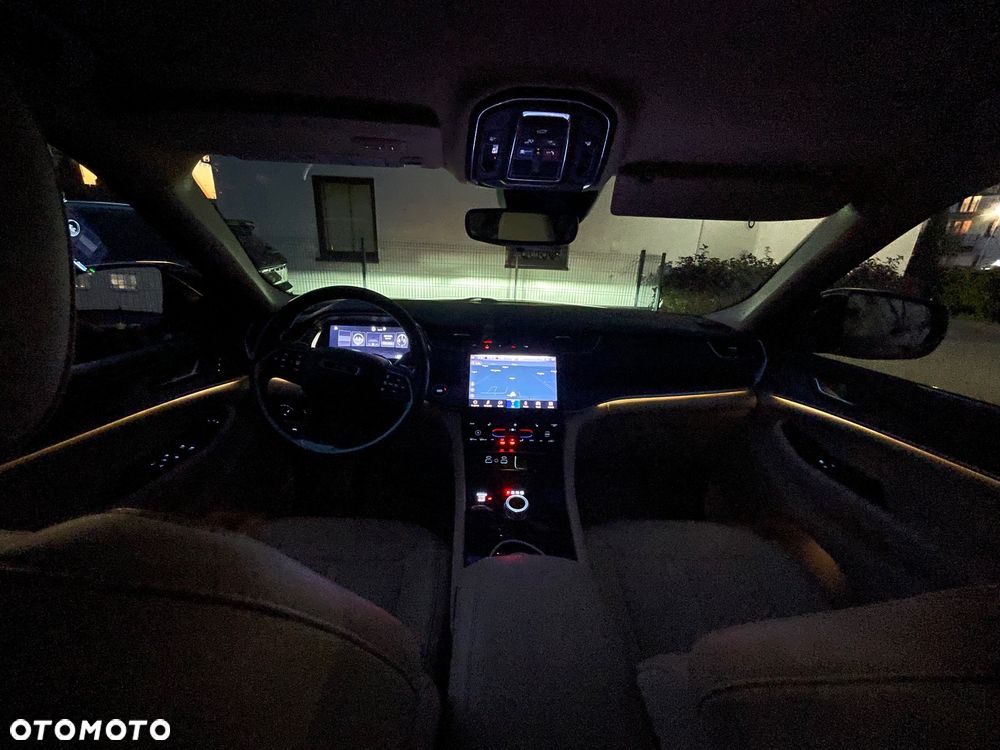 Jeep Grand Cherokee - 38