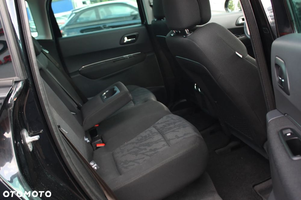 Peugeot 3008 1.6 Access - 28