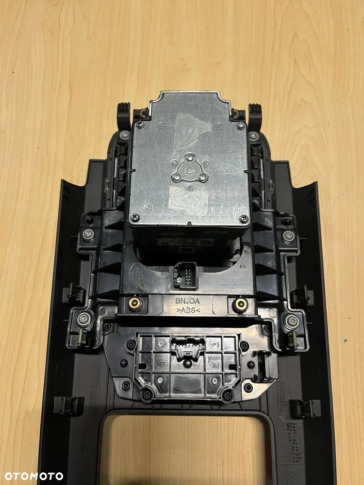 Wybierak gałka selektor skrzyni biegów HX73-14C561 Land Rover Discovery Sport L550 - 2
