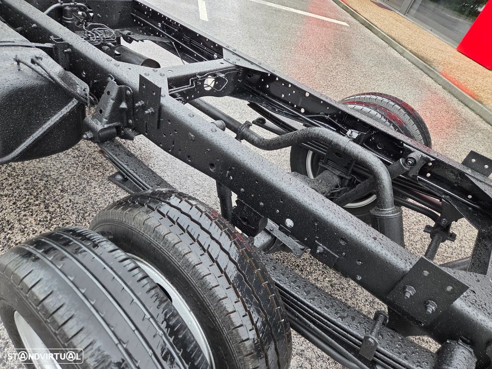 Isuzu NPR 3500kgs chassis - 8