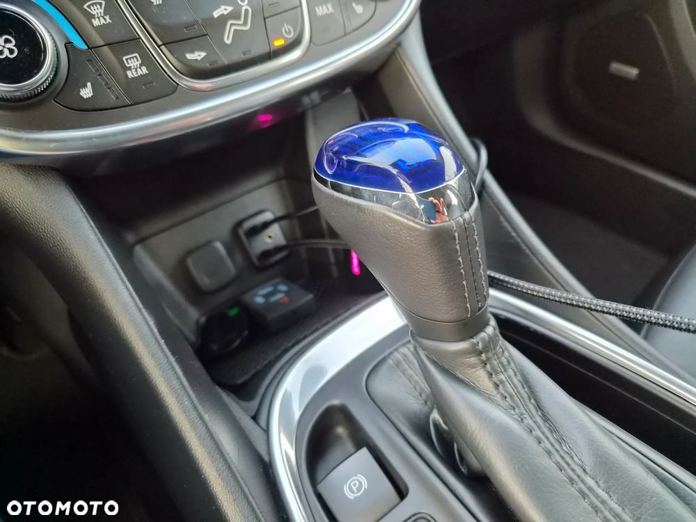 Chevrolet Volt - 25