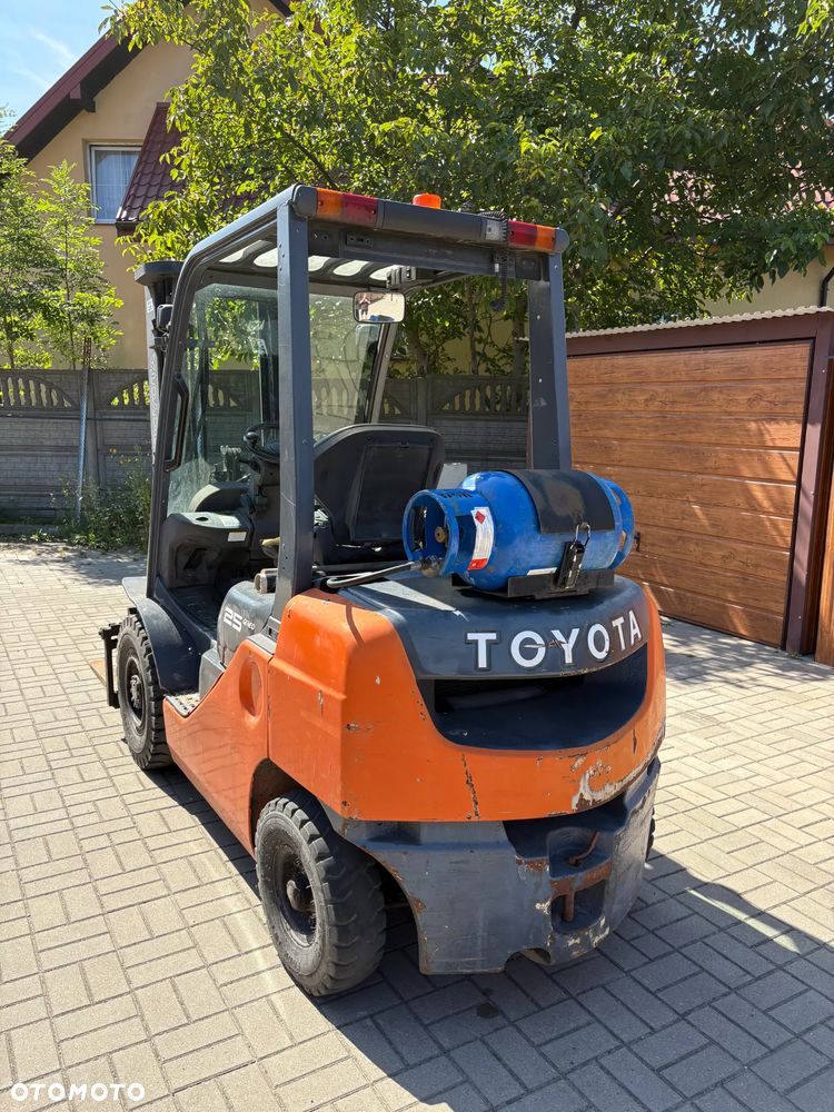 Toyota 02-8FGF25 wózek widłowy 2010R. LPG TRIPLEX - 5
