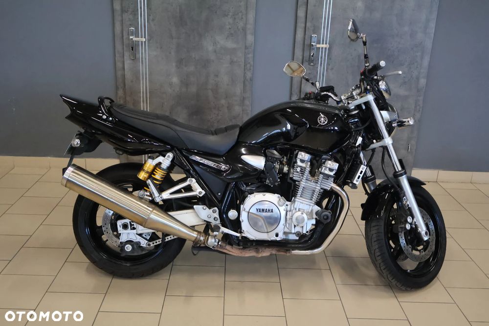 Yamaha XJR - 2
