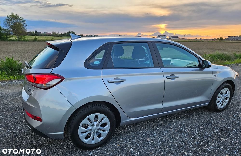 Hyundai i30 1.5 DPI Modern - 11