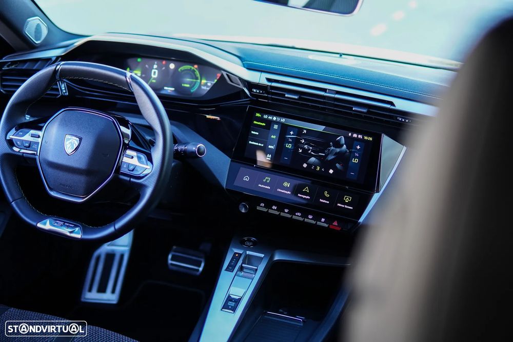 Peugeot 408 HYBRID 136 e-DSC6 GT - 34