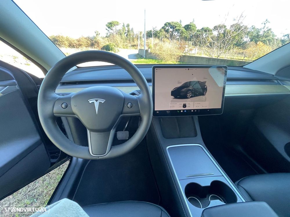 Tesla Model Y RWD - 32