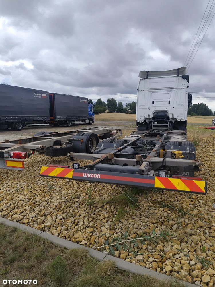 Mercedes-Benz Actros - 3