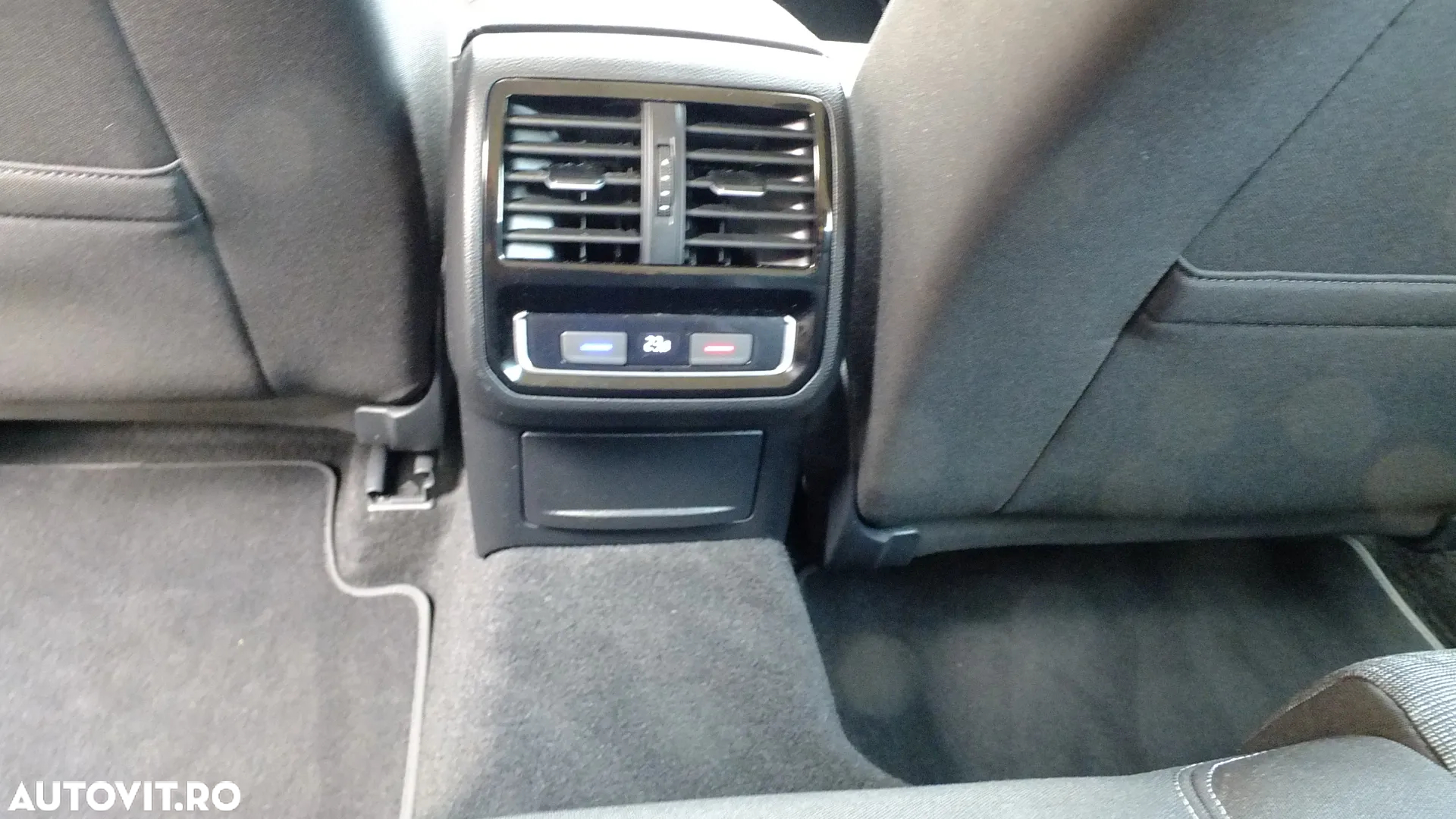 Volkswagen Passat Variant 2.0 TDI DSG Comfortline - 25