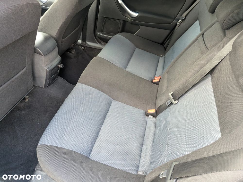Ford Mondeo 2.0 Silver X - 27