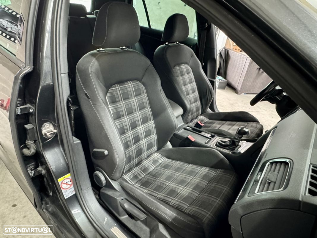 VW Golf 2.0 TDi GTD DSG - 9