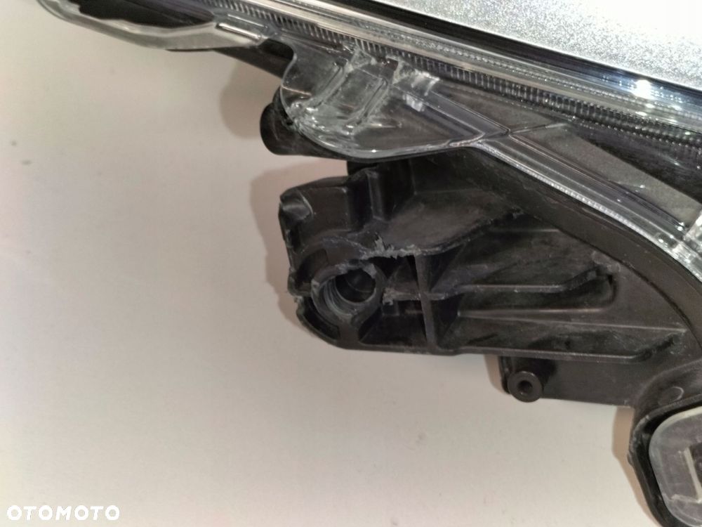 lampa przednia reflektor prawa toyota corolla e21 18- sedan full led - 8