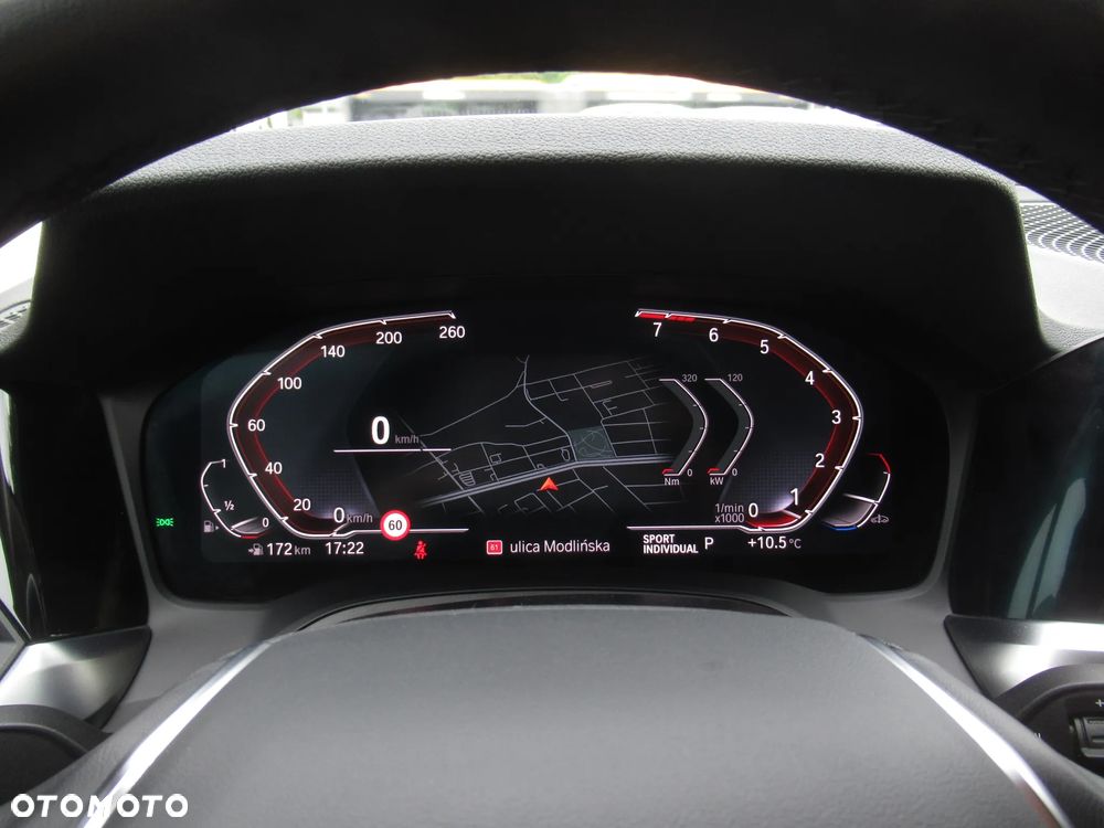 BMW Seria 3 318i Sport Line - 32