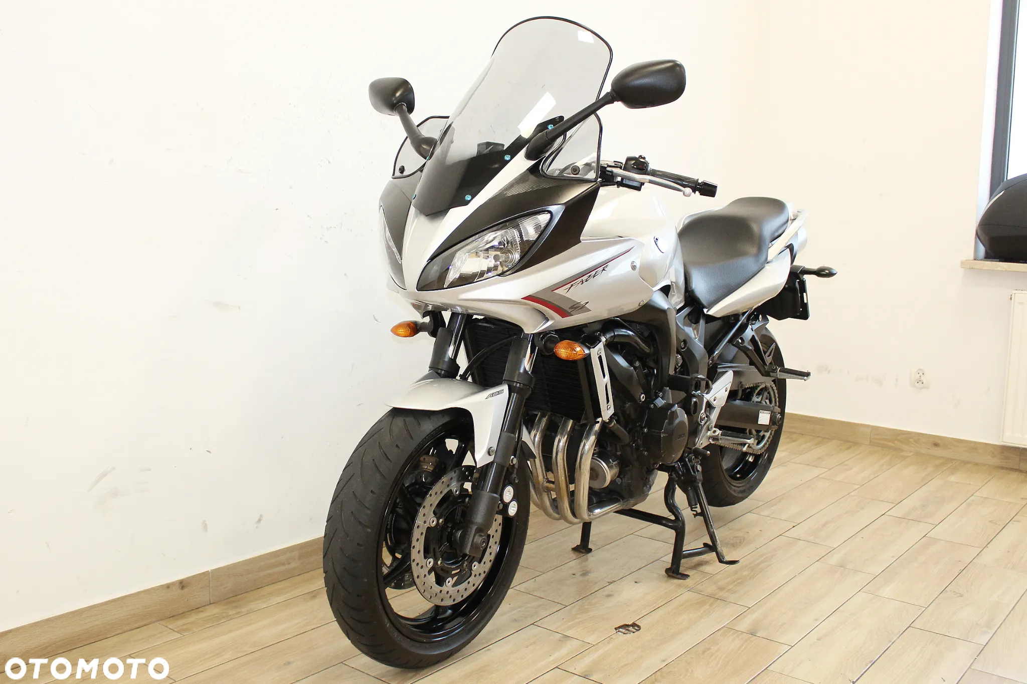 Yamaha FZ - 12