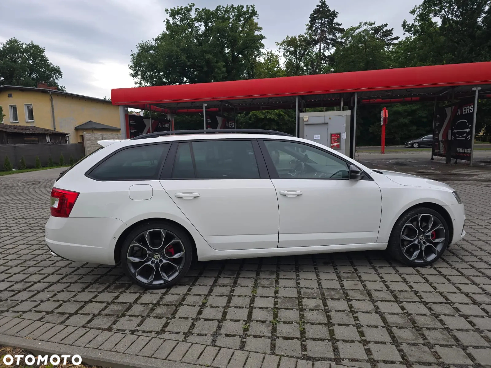 Skoda Octavia Combi 2.0 TDI RS - 13