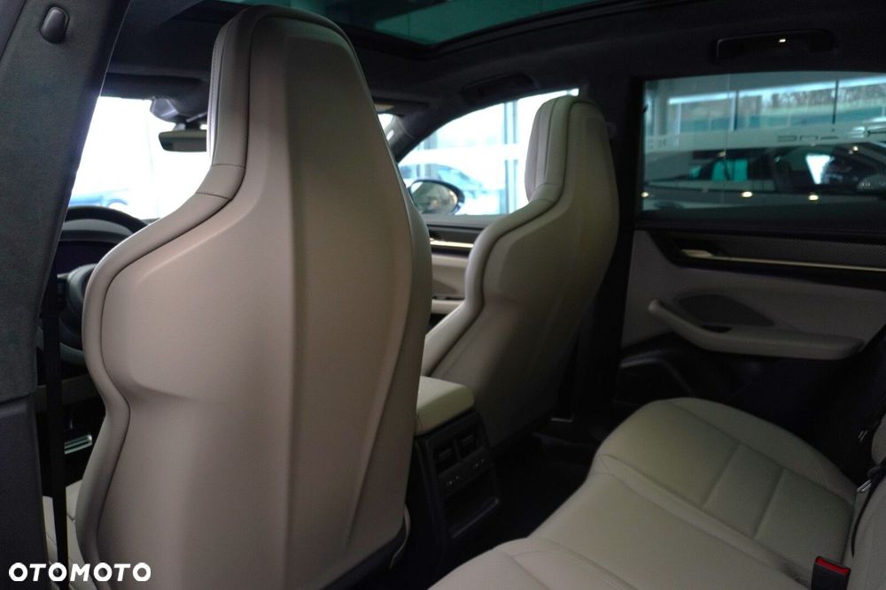 Porsche Macan - 22