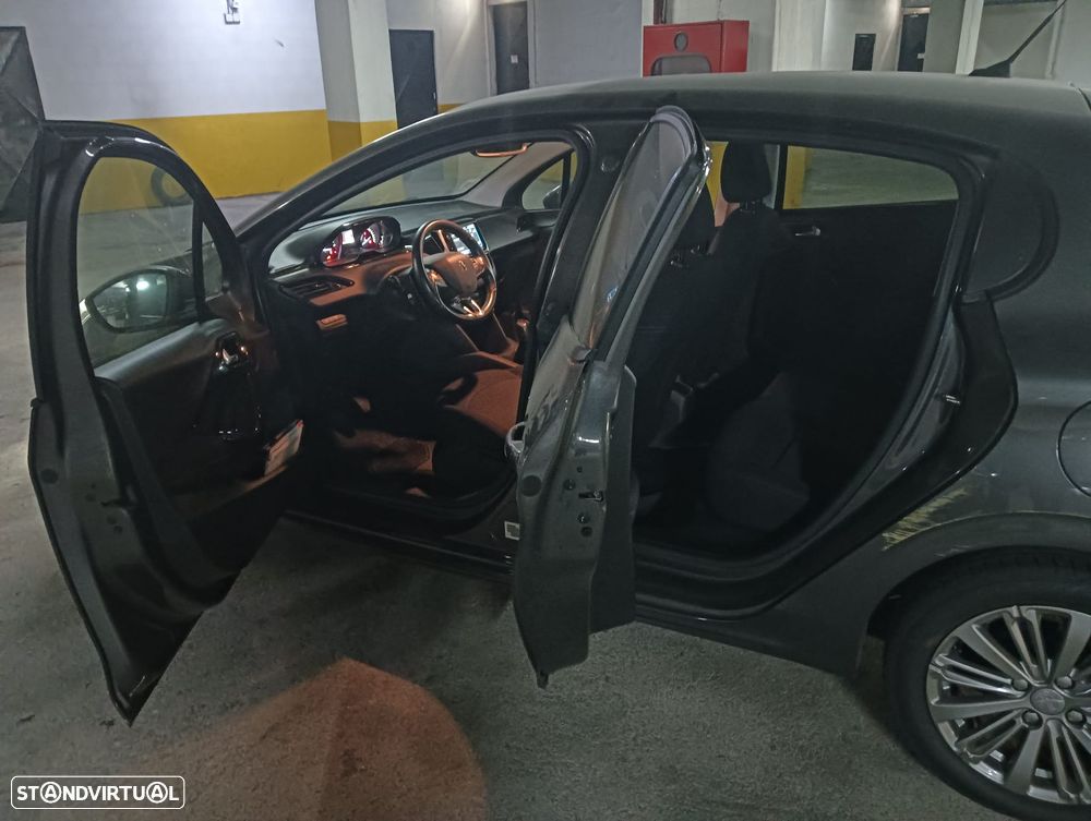 Peugeot 208 1.2 PureTech Signature - 3