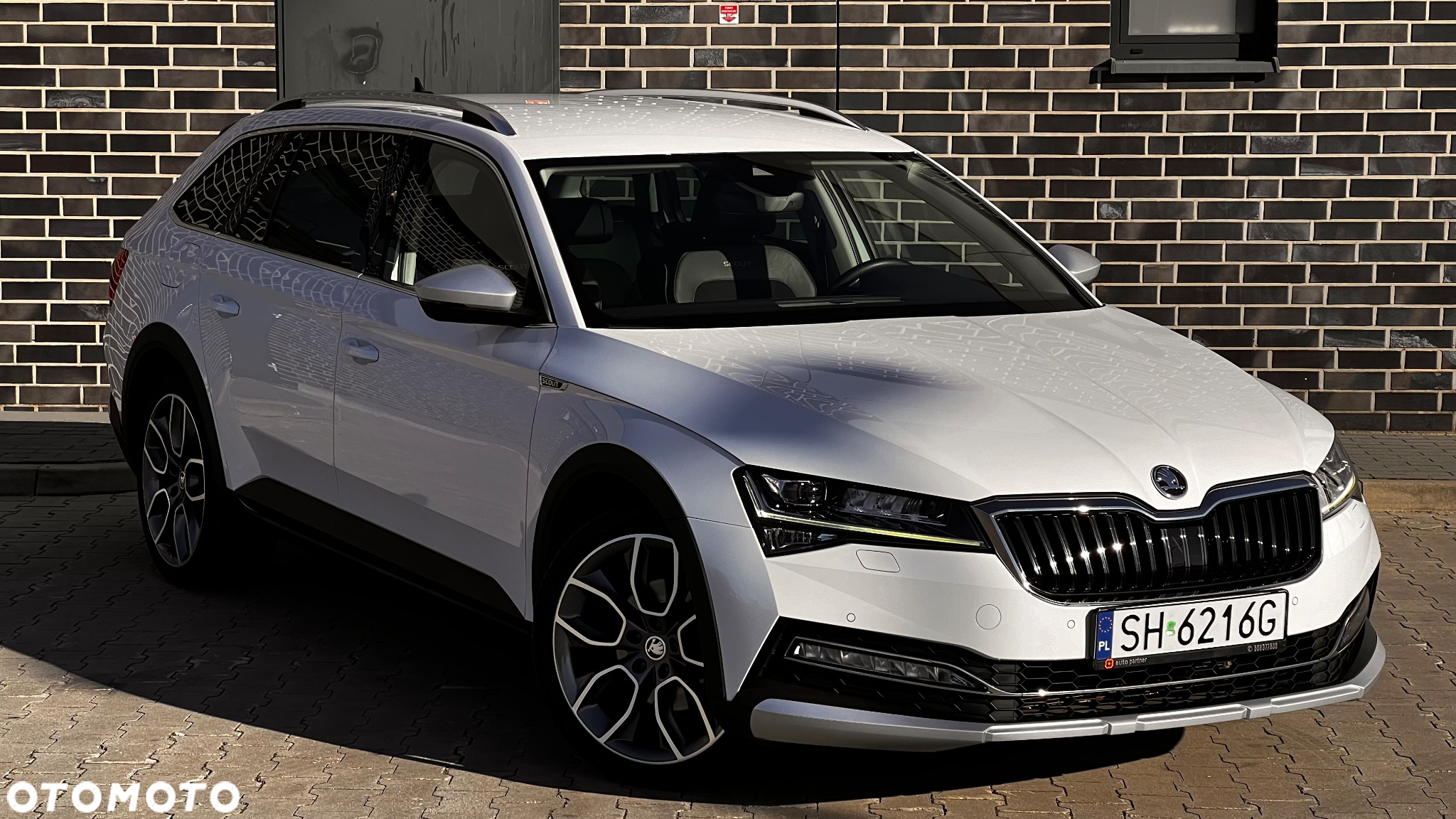 Skoda Superb Combi 2.0 TDI 4x4 DSG Scout - 8