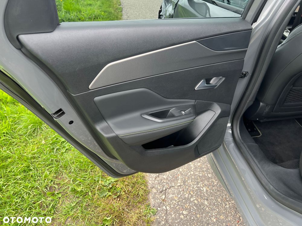 Peugeot 308 BlueHDi 130 EAT8 Stop & Start GT - 20