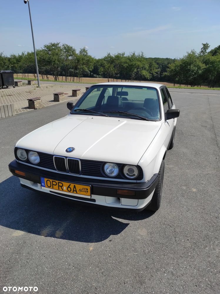 BMW Seria 3 318i - 8