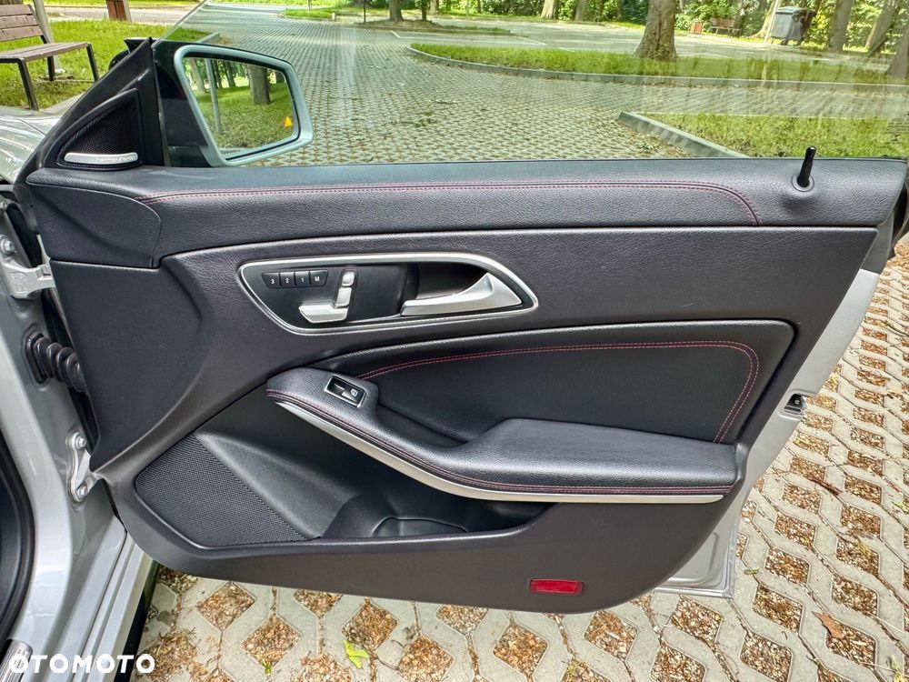 Mercedes-Benz CLA 45 AMG 4Matic 7G-DCT - 22