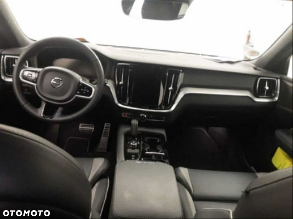 Volvo V60 T8 AWD Plug-In Hybrid R-Design - 5