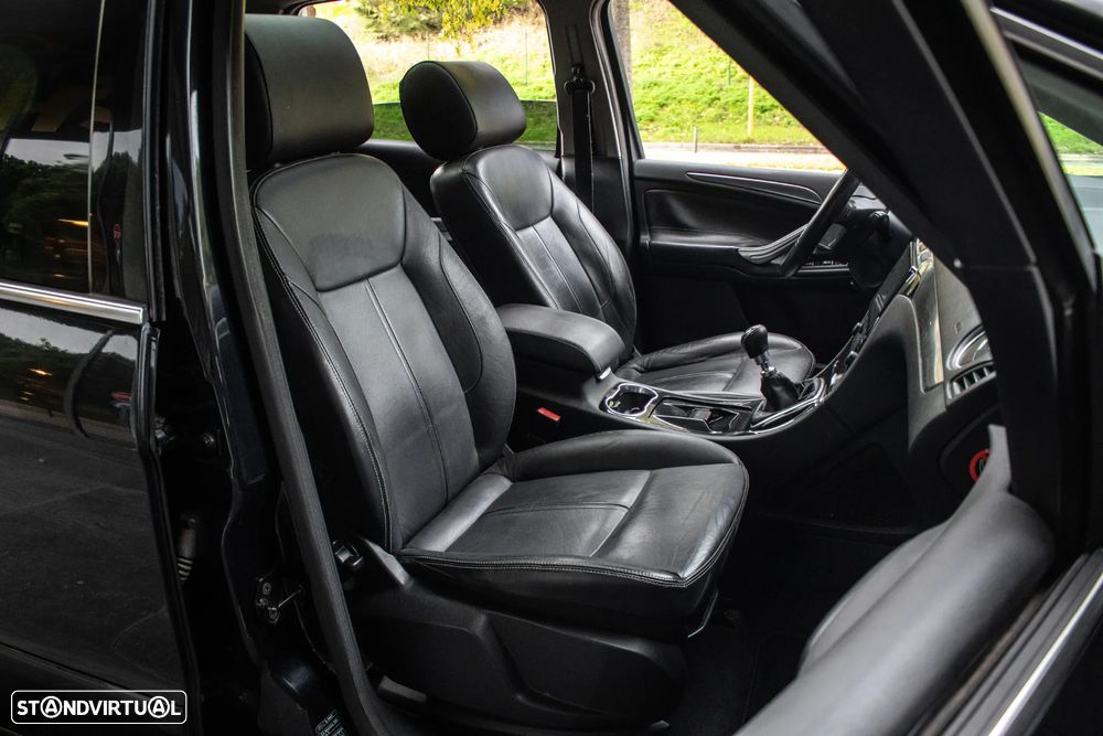 Ford S-Max 2.0 TDCi DPF Titanium - 28