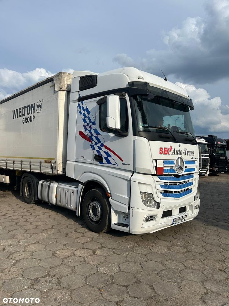 Mercedes-Benz Actros - 3