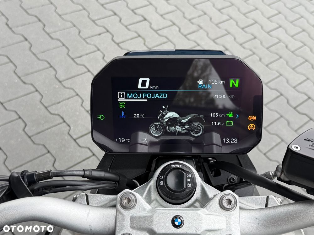 BMW F - 25