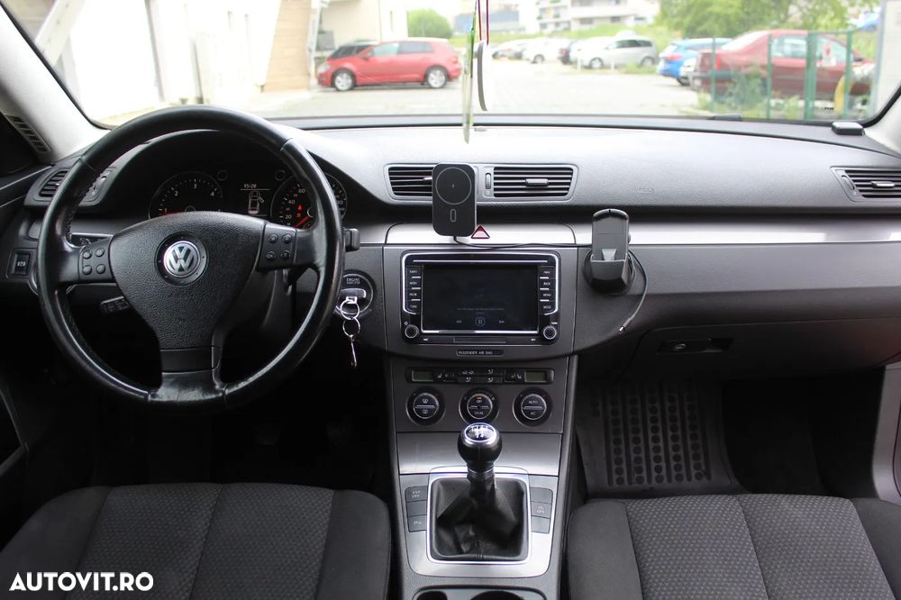 Volkswagen Passat 2.0 TDI BlueMotion Technology Comfortline - 19