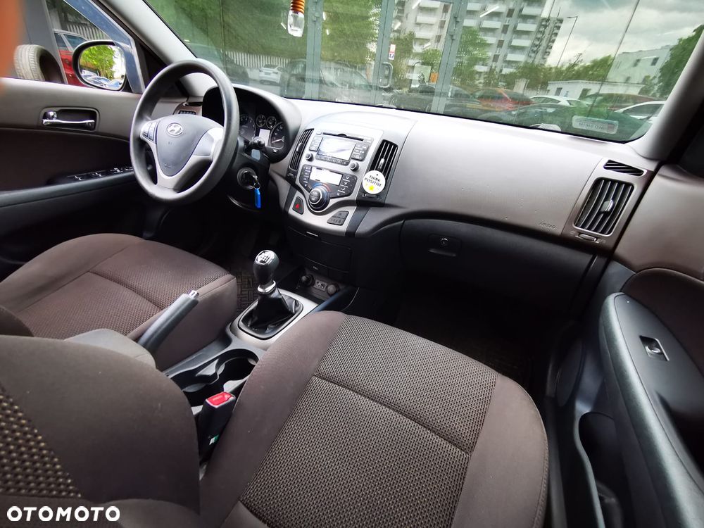 Hyundai i30 1.6 Comfort EU5 - 7