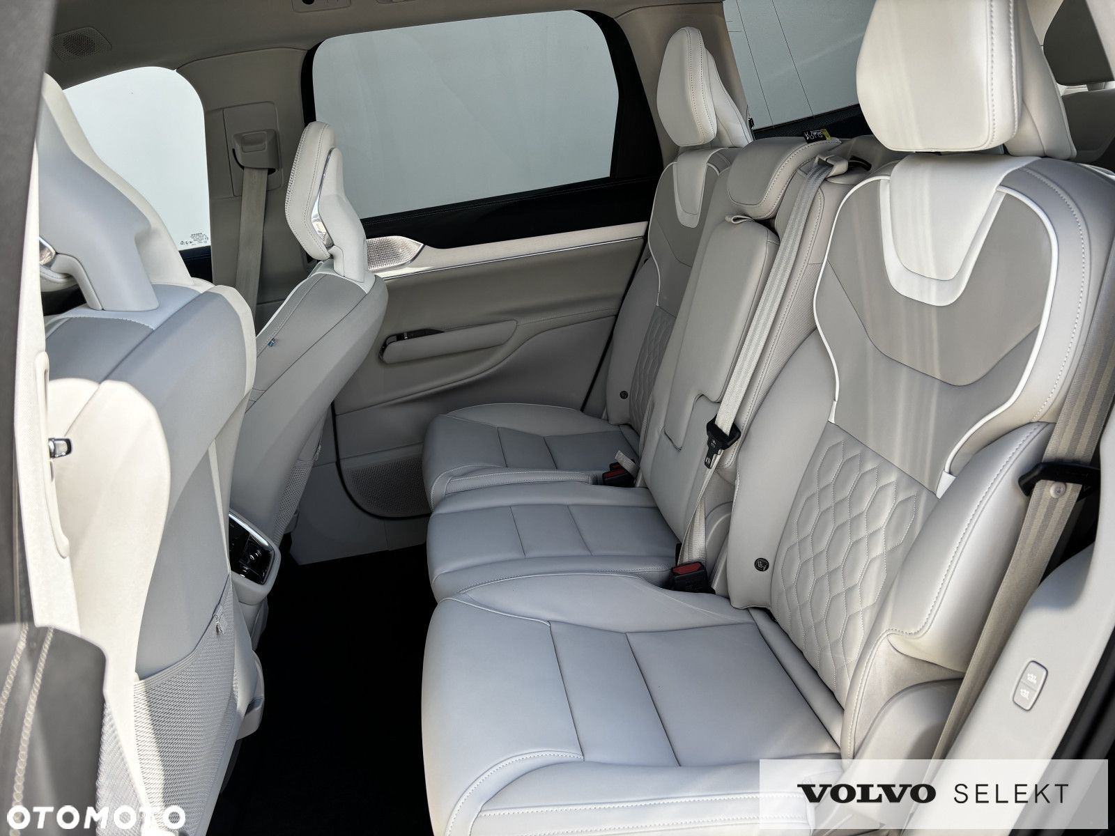 Volvo EX90 - 16