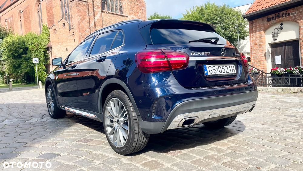 Mercedes-Benz GLA 250 4-Matic AMG Line - 8