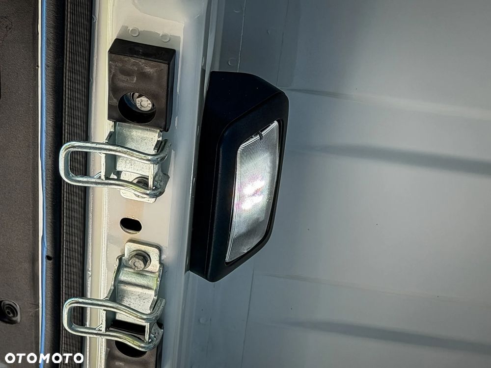 Iveco Daily 35S18HA8 V 3.0 Diesel 180 KM AT8 ZF L4H3 - 23