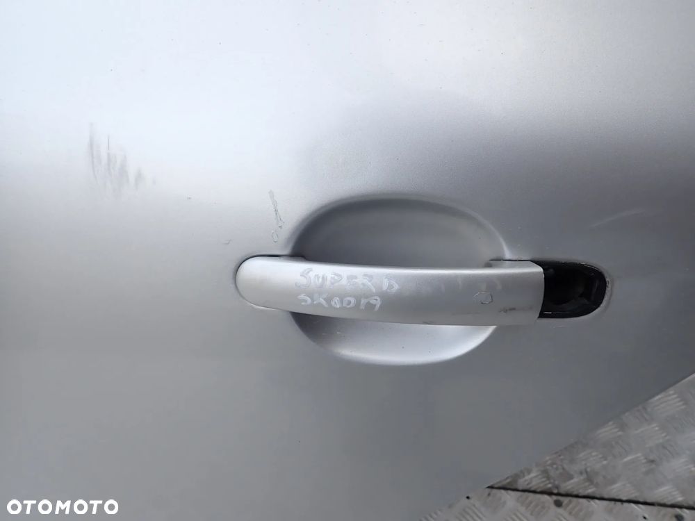 DRZWI LEWY TYŁ SKODA SUPERB RADOM - 3