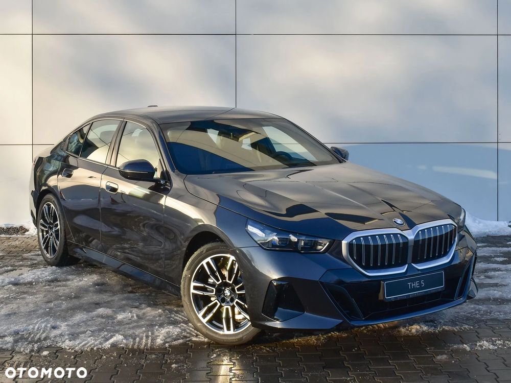 BMW Seria 5 520d xDrive - 4