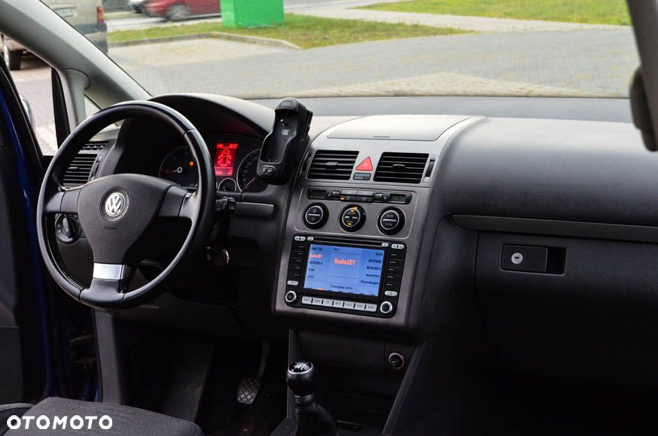 Volkswagen Touran 2.0 TDI DPF Highline - 26