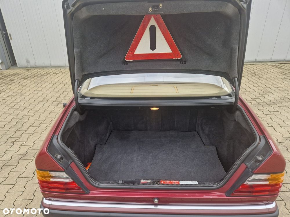 Mercedes-Benz W124 (1984-1993) - 10