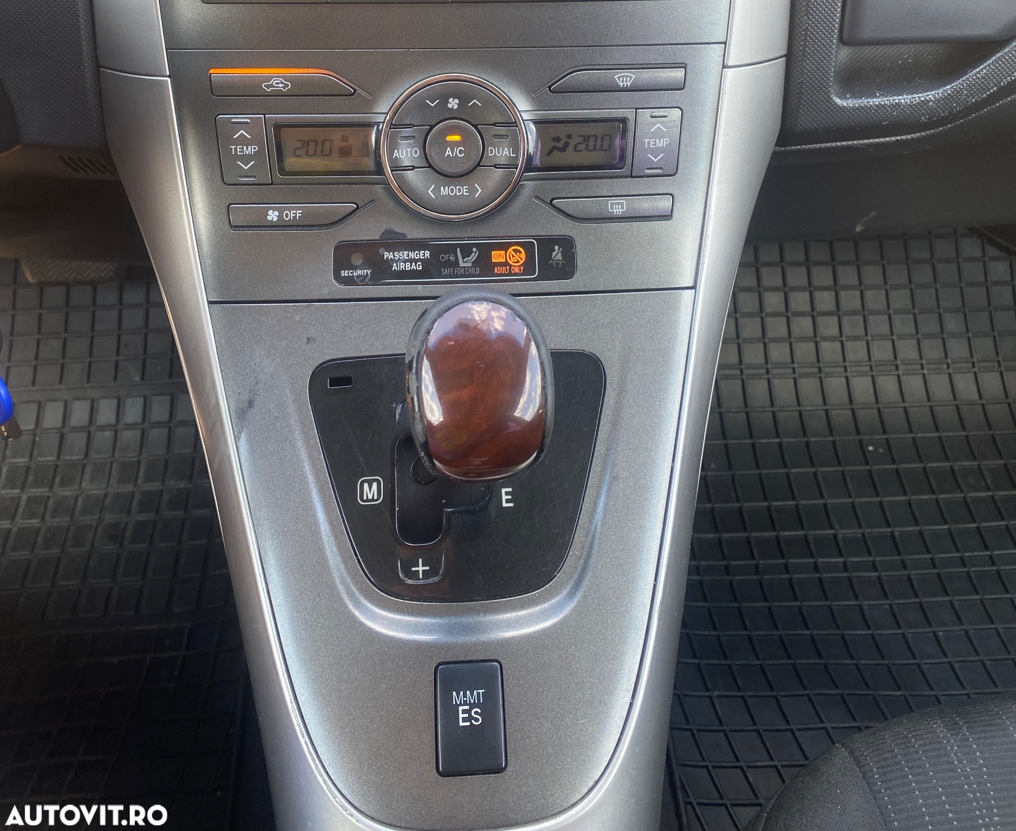 Toyota Auris 1.4 D-4D Aut Luna Plus - 9