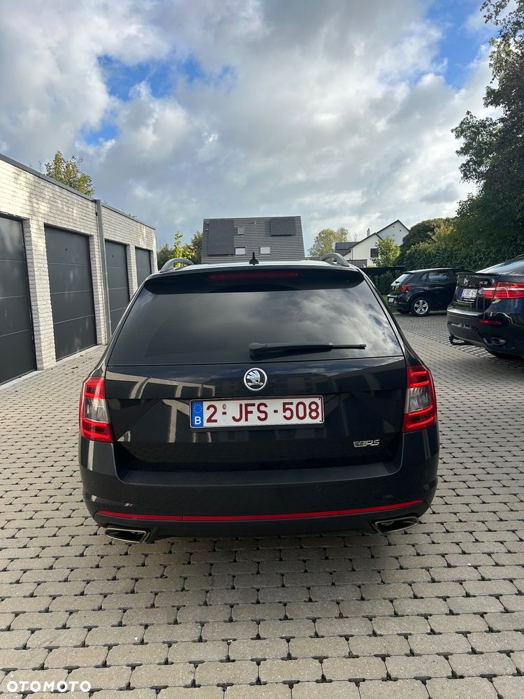 Skoda Octavia 2.0 TSI RS - 11