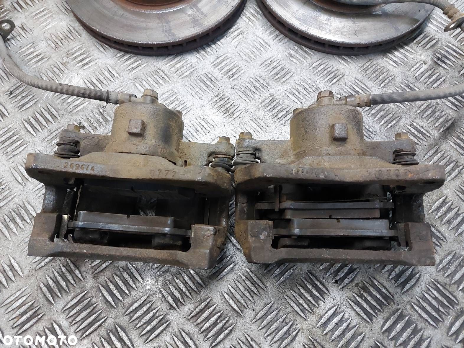 TARCZE HAMULCOWE PRZÓD + KLOCKI + ZACISKI TOYOTA COROLLA E12 1.6 16V - 2