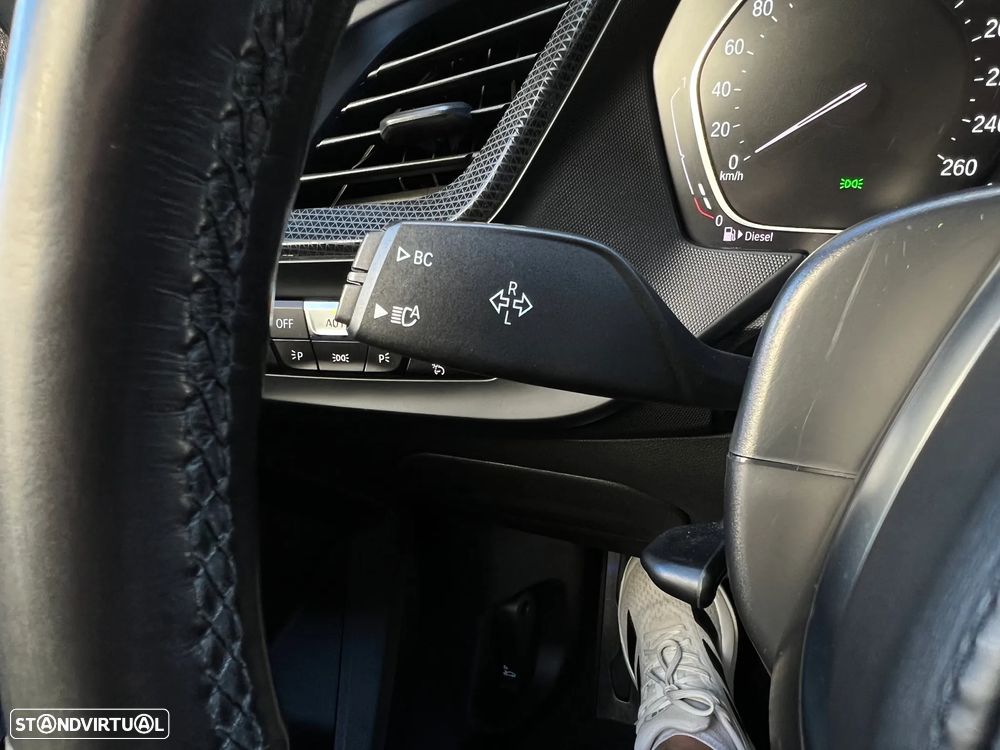 BMW 116 d Pack Desportivo M Auto - 12