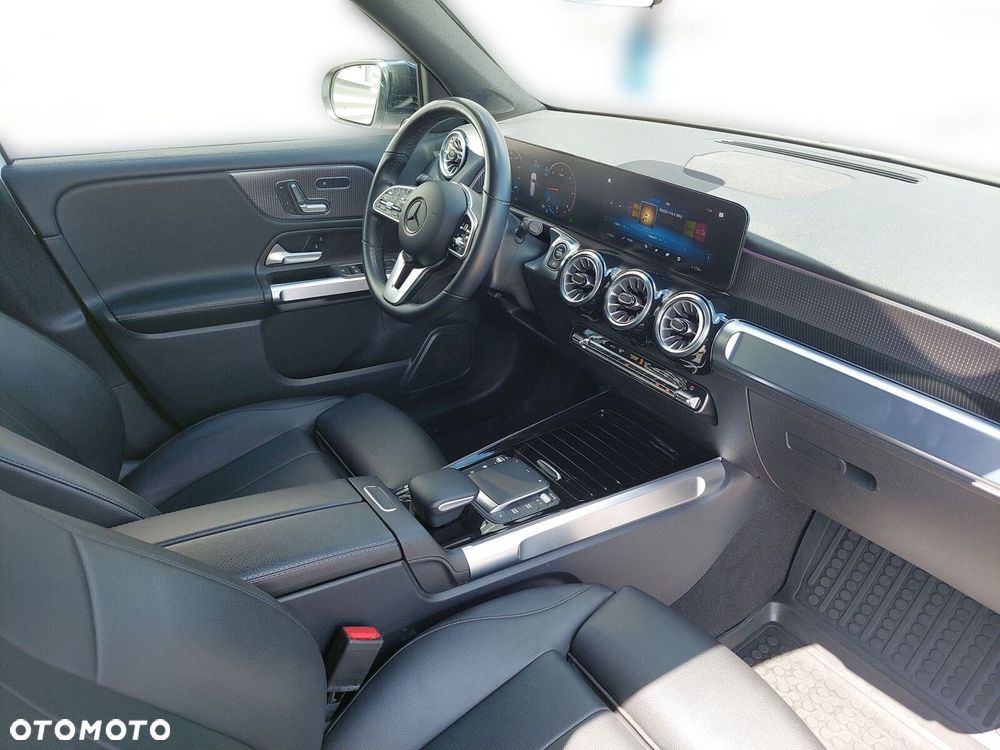 Mercedes-Benz GLB - 21